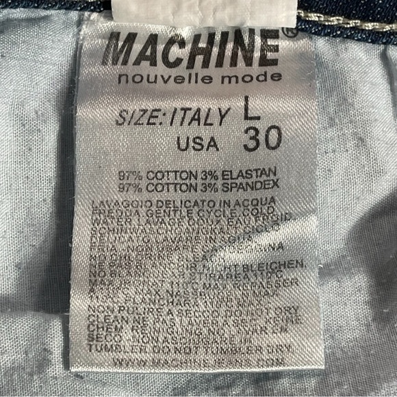 Machine size 30 distressed jean shorts with lace hems & bow back pockets EUC - Picture 11 of 11